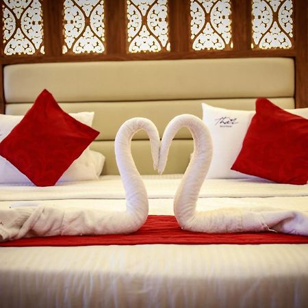 Thai Beach Resort Tiruchchendūr Buitenkant foto